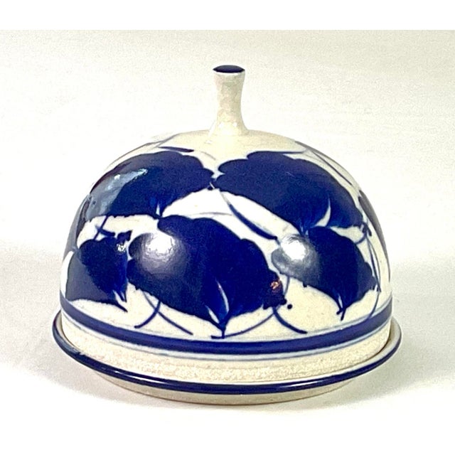 1980s Western Chinoiserie Designed,cobalt Slip on Stoneware -Dome Covered Cheese/Butter Dish For Sale - Image 6 of 6