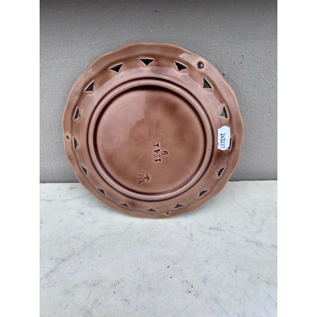 Villeroy & Boch Majolica Reticulated Lilac Plate Villeroy & Boch, Circa 1890 For Sale - Image 4 of 4