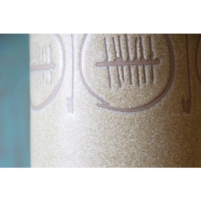 Tan 1960s Gordon and Jane Martz M170 Lamp for Marshall Studios Yellow Tan Engravings 31" For Sale - Image 8 of 15