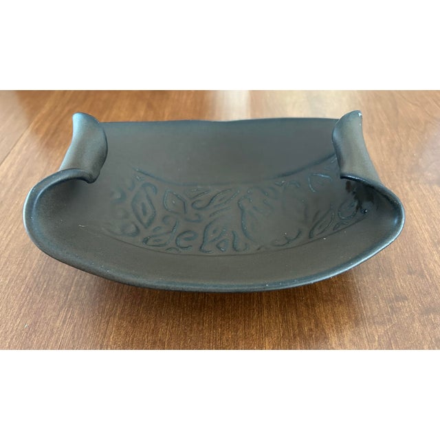 Hilborn Art Pottery. Beautiful Matt black finish. Made in Canada, signed. 7" long, 6" wide, 2" tall. Very good pre owned...