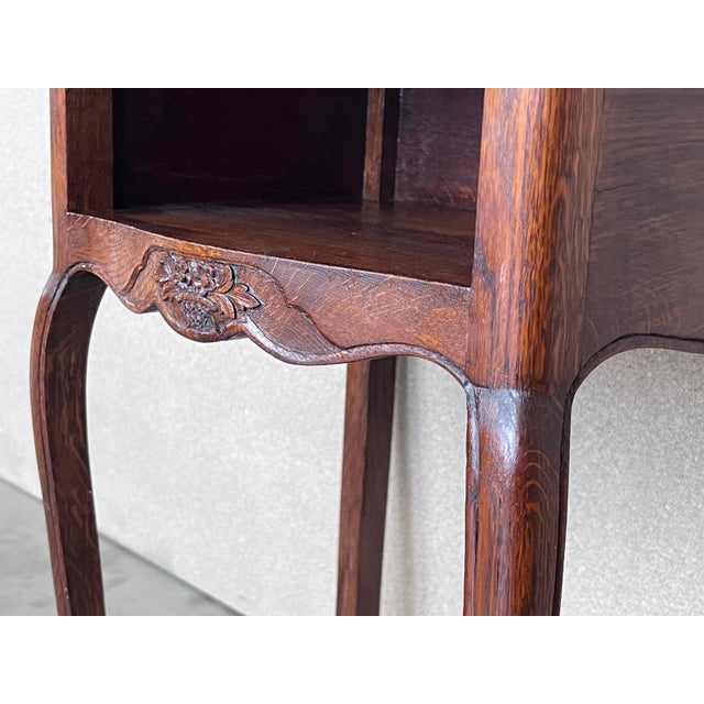 Early 20th Century Early 20th Century 20th Pair of Dark Walnut Nightstands Tables with Drawer and Open Shelf For Sale - Image 5 of 18