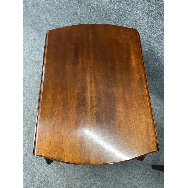 1990s 1990s Thomasville Banded Inlaid Mahogany Drop-Leaf Pembroke 1-Drawer End Tables - a Pair For Sale - Image 5 of 11