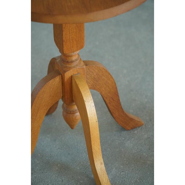 Scandinavian Oak Pedestal Side Tables with Curved Legs, 1960s, Set of 2 For Sale - Image 11 of 17
