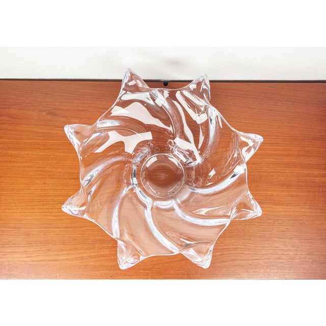 Mid-Century Modern Large Mid-Century Modern Crystal Glass Fruit Bowl from Art Vannes, France, 1960s For Sale - Image 3 of 18