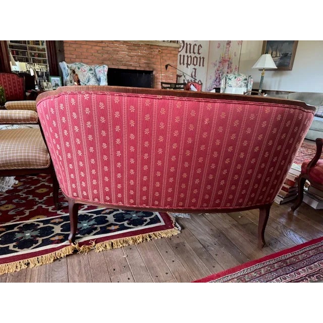 French 5-Piece Antique French Salon Suite — Settee & Bergère Chairs, Red Upholstery For Sale - Image 3 of 9