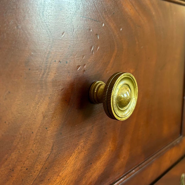 1990s 1990s Wright Table Co. Flamed Mahogany Bachelor’s Chest For Sale - Image 5 of 11