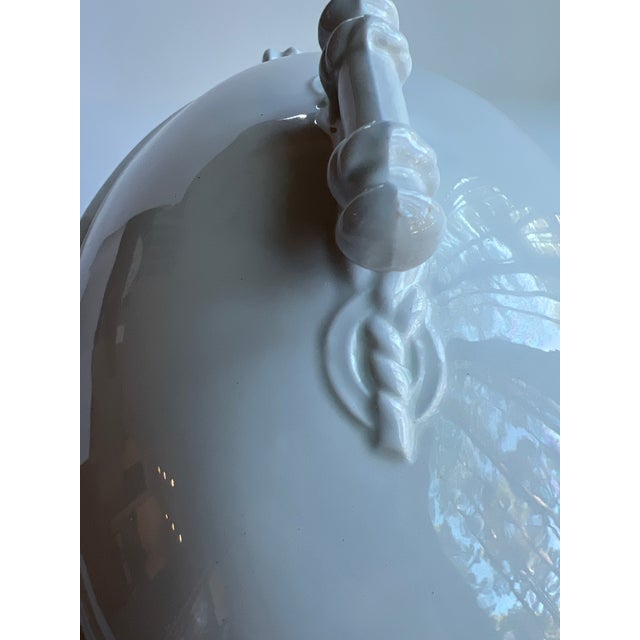 English Antique J&g Meakin White Ironstone China Soup Tureen With Rope Details For Sale - Image 3 of 11