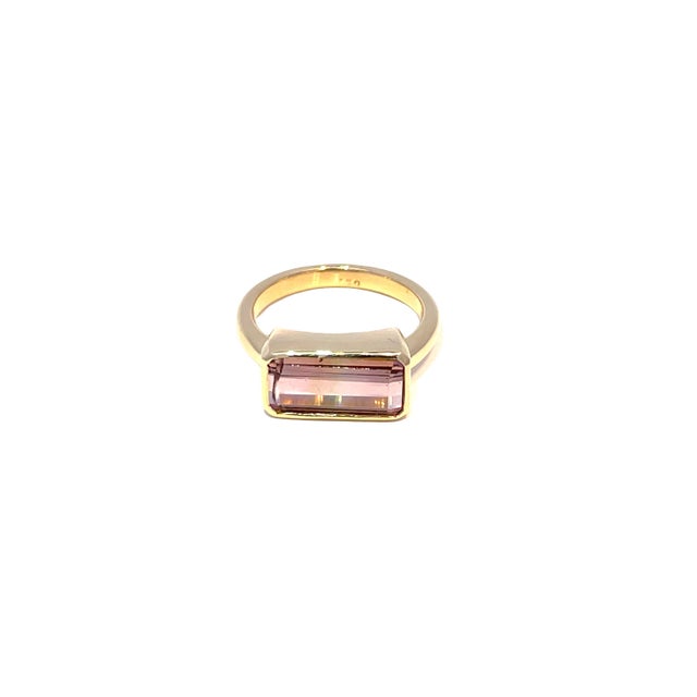 Pink 18k Yellow Gold 3.3 Caret Tourmaline Signet Ring, Size 6.5 For Sale - Image 8 of 10