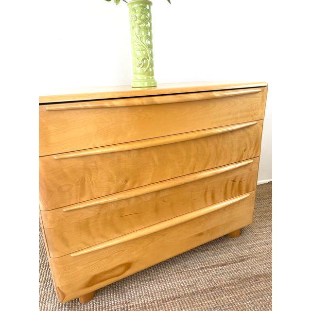 Tan Vintage Mid-Century Modern Heywood Wakefield 4 Drawer Encore Dresser in Wheat For Sale - Image 8 of 13