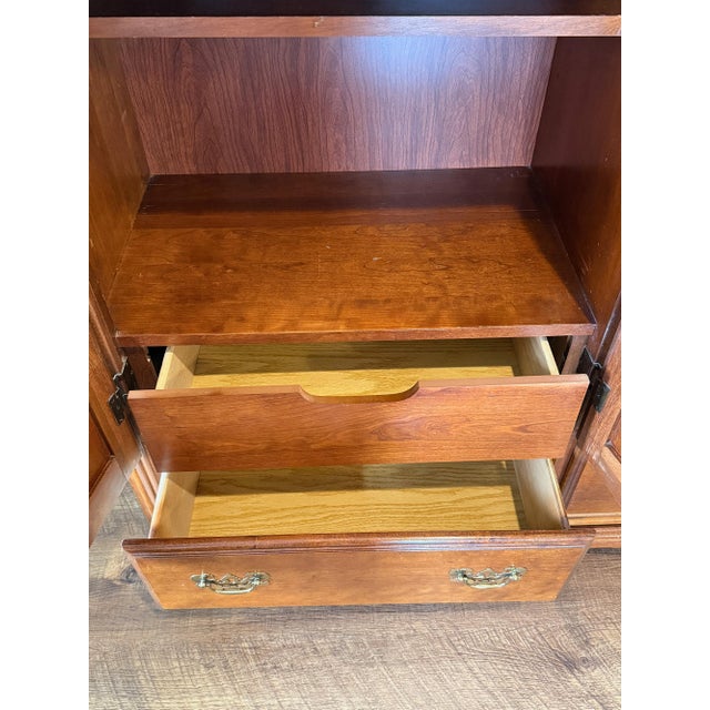 1980s Vintage 1980s Bassett Cherry Armoire / Dresser With Doors & Drawers – Traditional Style For Sale - Image 5 of 9