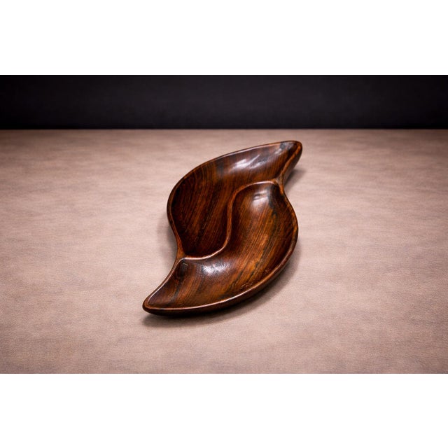 Mid-Century Modern Serving Tray With Shape of Leaf in Rosewood, Unknown, 1960s For Sale - Image 3 of 5