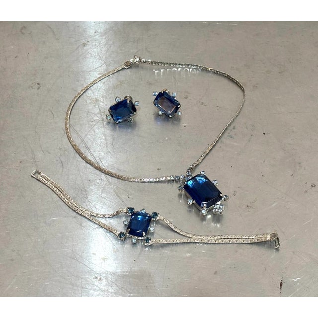 1960s 1950s Blue Rhinestone/Silver Tone Jewelry Set W/ Necklace, Earrings & Bracelet For Sale - Image 5 of 7