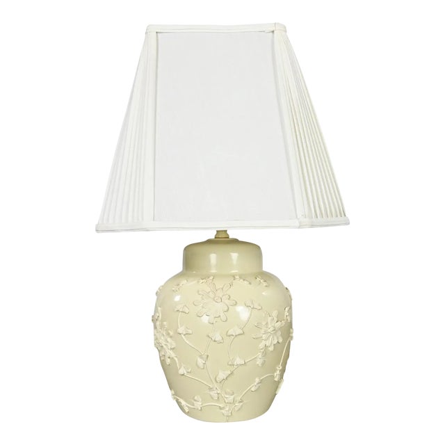 Vintage Chinoiserie Latte Color Ginger Jar Lamp With Frosting Design & Pleated White Fabric Shade For Sale