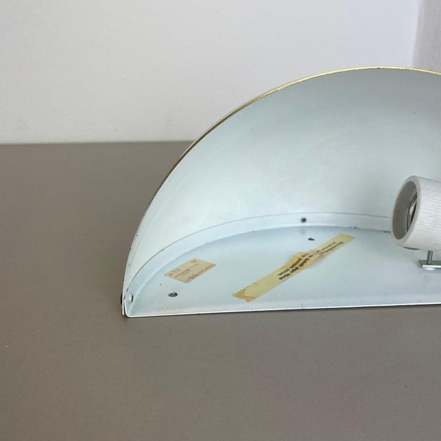 Gold Sciolari Style Uplight Brass Wall Light, 1980 For Sale - Image 8 of 17