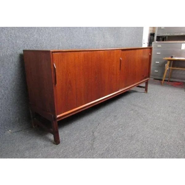 Large Mid-Century Modern Credenza For Sale - Image 4 of 10