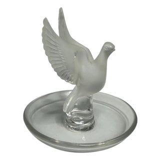 Mid 20th Century Lalique Frosted Crystal Dove Ring Tray - Thalie France For Sale