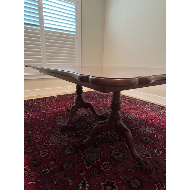 Traditional 1990s Henkel Harris Georgian Solid Cherry Double Pedestal Extension Dining Table For Sale - Image 3 of 7