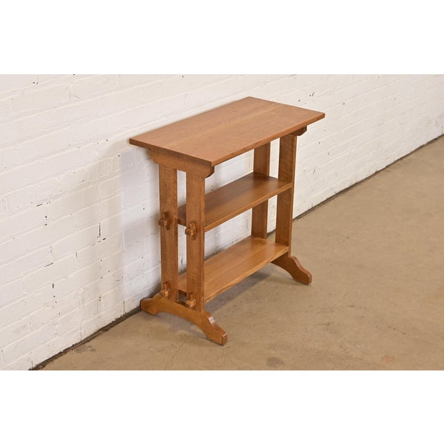A gorgeous Mission or Arts & Crafts "Little Journeys" quarter sawn oak side table or bookshelf Designed by Roycroft and...