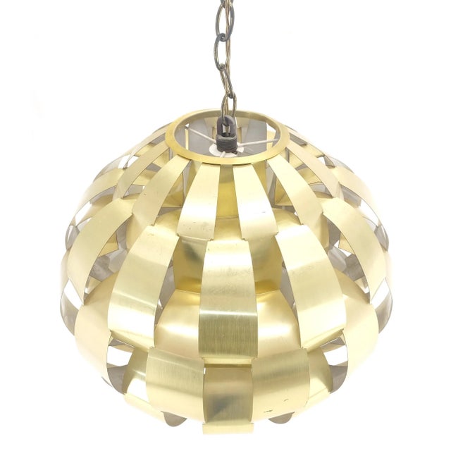 Lightolier Max Sauze Brass Ribbon Mid Century Modern Light Fixture Chandelier Pendant For Sale - Image 4 of 6