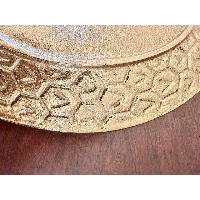 Hollywood Regency Late 20th Century Gold Cast Aluminum Pineapple Serving Tray – 15.5” Hollywood Regency Tropical Decor For Sale - Image 3 of 6