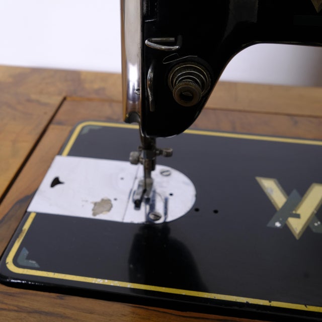 Art Deco Vigor Sewing Machine by A. Vigorelli for Pavia, 1930s For Sale - Image 11 of 18