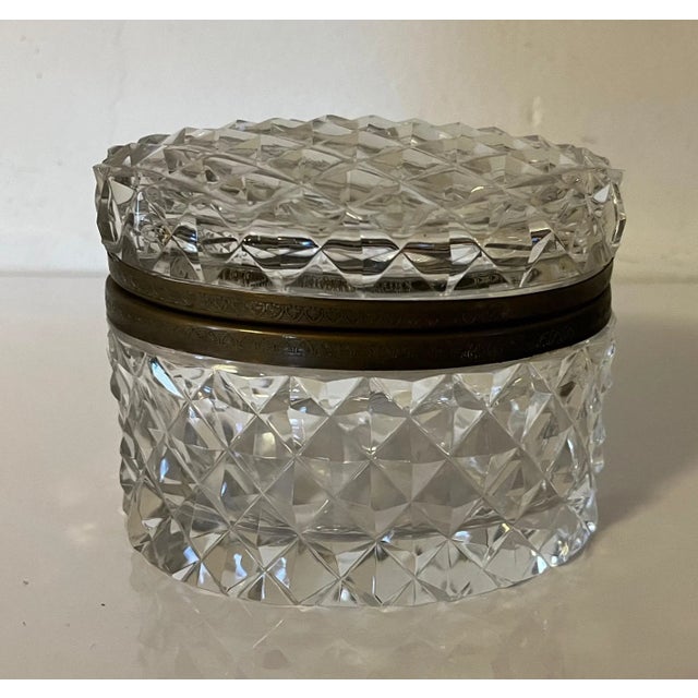 Transparent Early 20th Century French Cut Crystal Oval Hinged Glass Box For Sale - Image 8 of 13