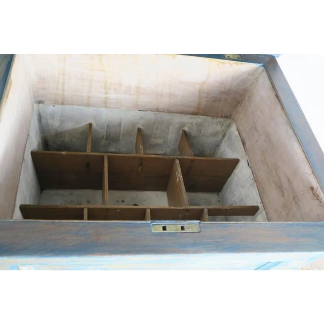 19th Century English Painted Wine Cooler For Sale In Los Angeles - Image 6 of 9