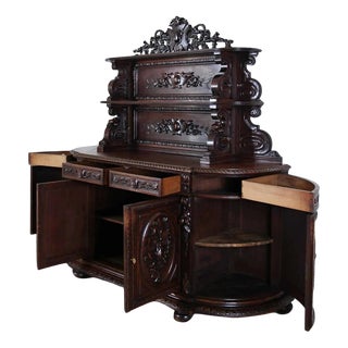 Antique Hunting Buffet in Oak For Sale