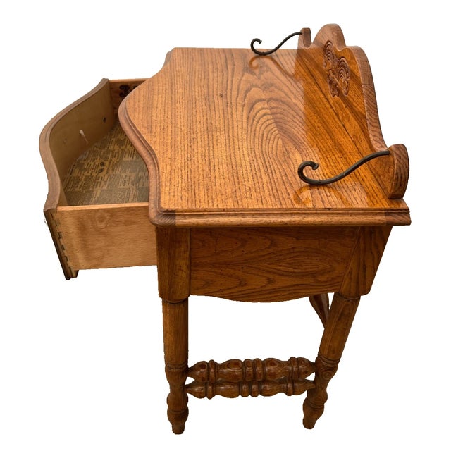 1980s Vintage Pulaski Keepsake Side Table Nightstand Single Dovetail Drawer Solid Oak For Sale - Image 5 of 12