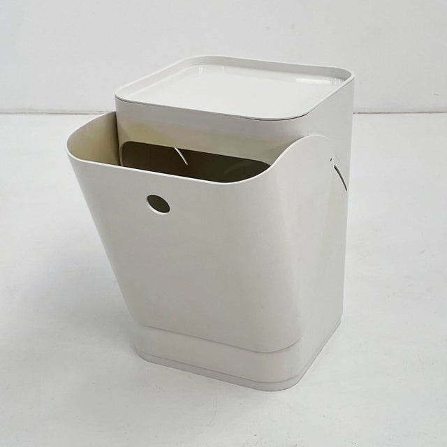 White Laundry Bin by Anna Castelli for Kartell, 1970s For Sale - Image 10 of 10