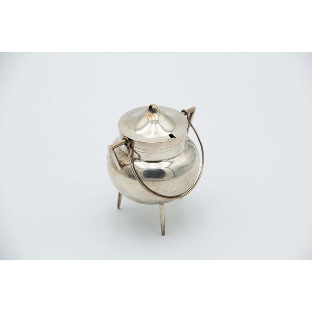 Silver Cauldron-Shaped Sugar Bowl, in Good conditions.