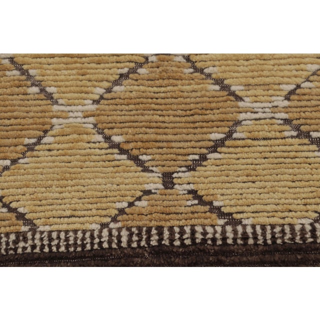 Textile Rug & Kilim’s Scandinavian Inspired Runner Rug, Gold Diamond Geometric Patterns For Sale - Image 7 of 8
