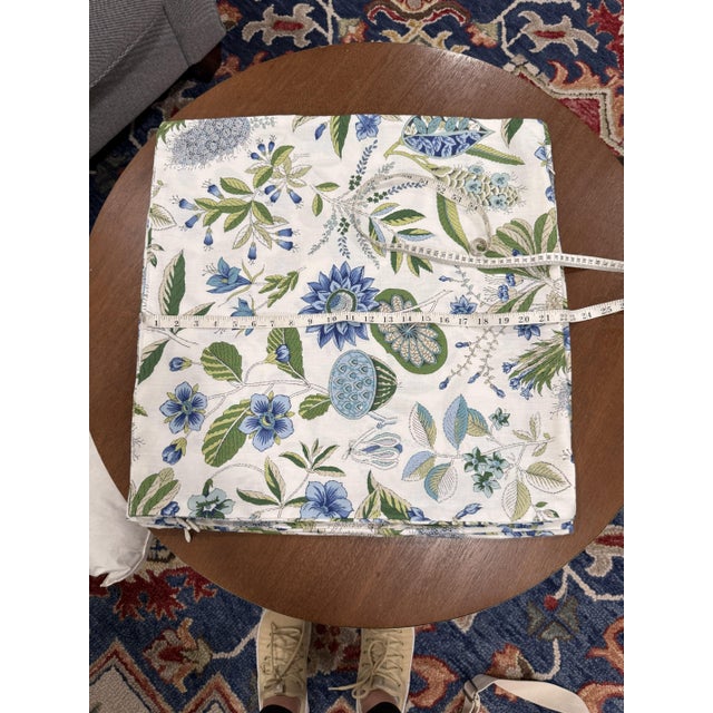 Textile Schumacher Roca Redonda 22x 22 Decorative Pillow Cover in Ivory and Blue For Sale - Image 7 of 8