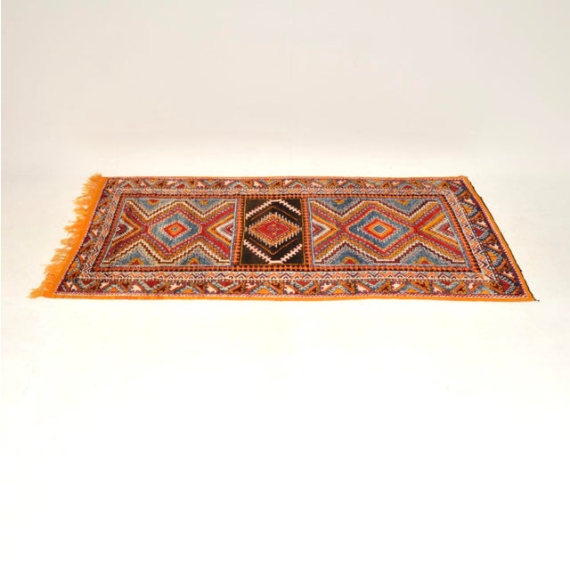 A stunning and very well made large antique Turkish rug, dating from around the 1920’s, or earlier. It has beautiful...