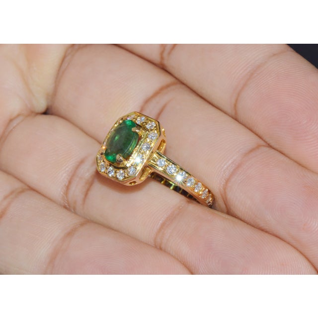 Certified Natural 2.15cts vs F Diamond Emerald 18k Solid Gold Ring Band, Size 6.75 For Sale - Image 12 of 12