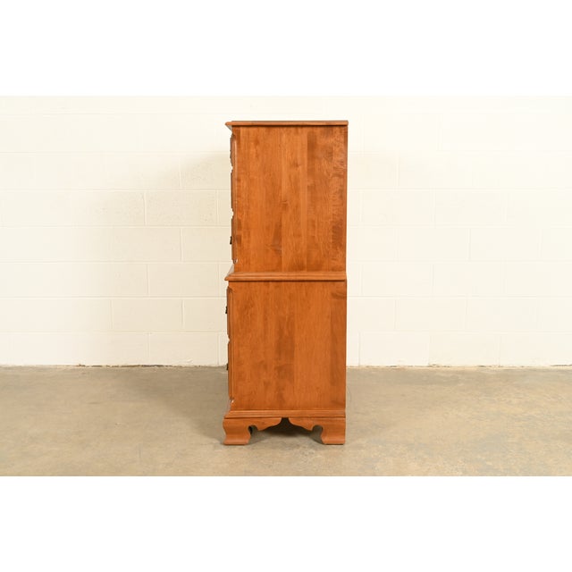 Ethan Allen Early American Solid Maple Chest-on-Chest Seven-Drawer Highboy Dresser For Sale - Image 15 of 17