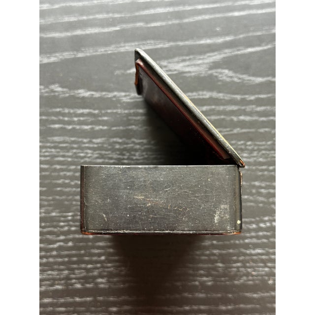 Traditional Late 19th - Early 20th Century Russian Lacquered Paper Mache Snuff Box For Sale - Image 3 of 8