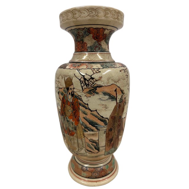Japanese Late Meiji Period to Early Showa Period Japanese Satsuma Earthenware Vase For Sale - Image 3 of 12