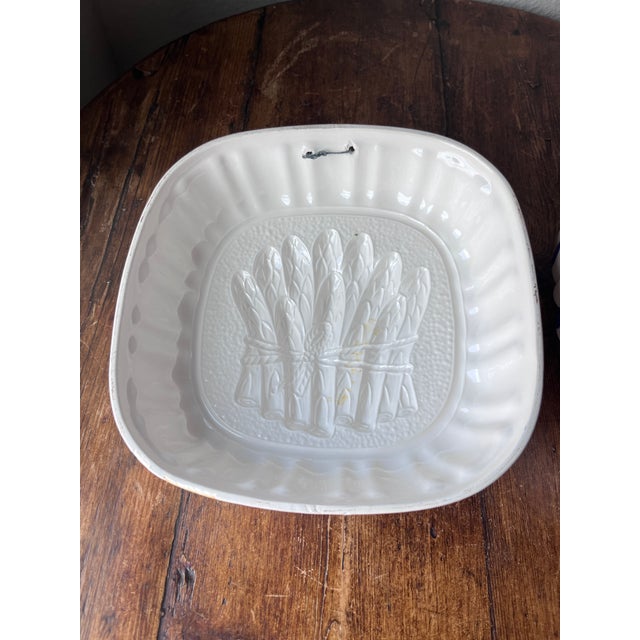 Ceramic Set of 2 - Vintage Gailstyn-Sutton Towle Company Handpainted Asparagus Mold For Sale - Image 7 of 12