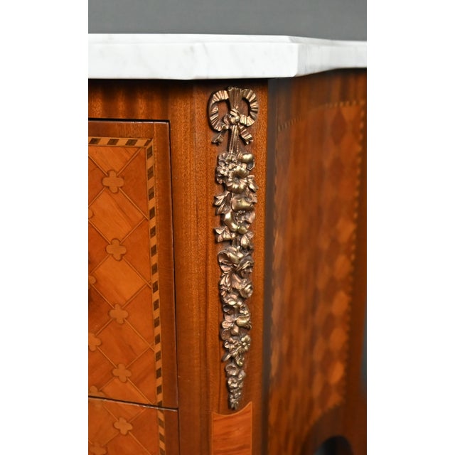 Mid-Century Louis XV-Louis XVI Transition Style Marquetry Commode For Sale - Image 12 of 18