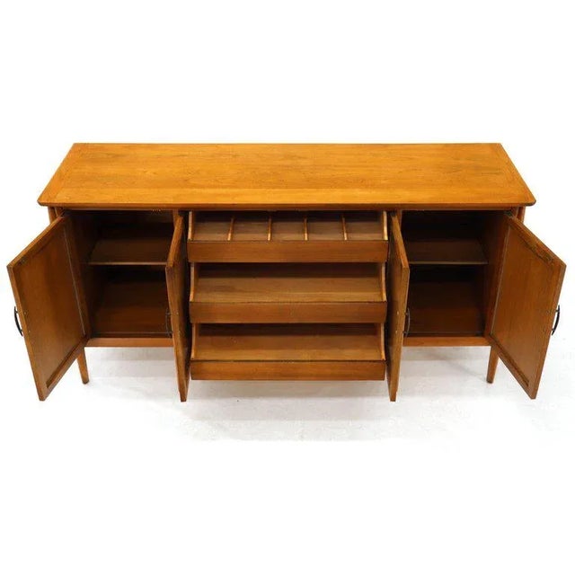 Mid-Century Modern Light American Walnut 4 Doors Credenza Dresser Cabinet For Sale - Image 10 of 11