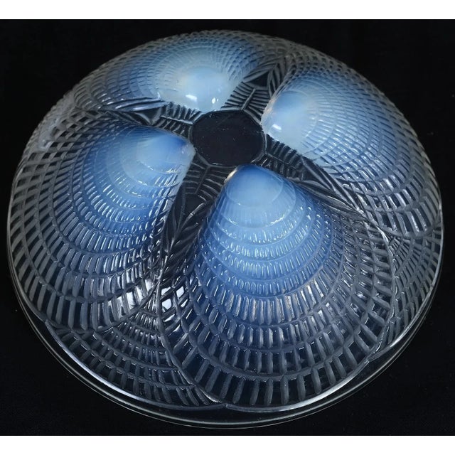 Art Deco Rene Lalique (France) - Opalescent Art Deco Glass Bowl, c.1924 For Sale - Image 3 of 5