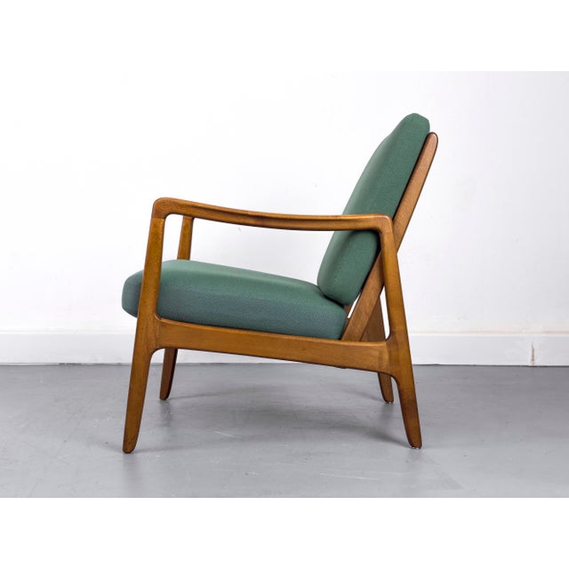 Very early production of the FD-109 lounge chair, designed by Professor Ole Wanscher, manufactured by France & Daverkosen...