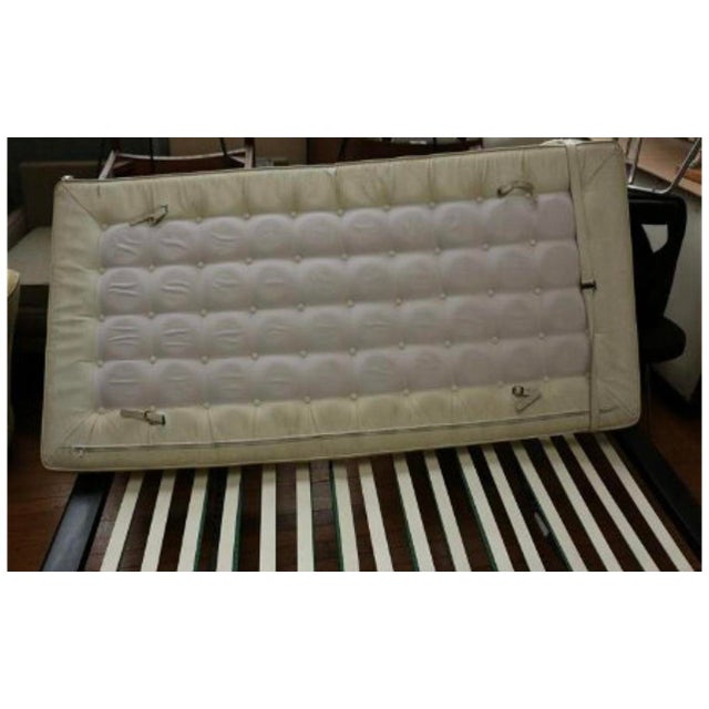 Knoll Vintage White Mid Century Barcelona Day Bed Style of Ludwig Mies Van Der Rohe For Sale - Image 4 of 6