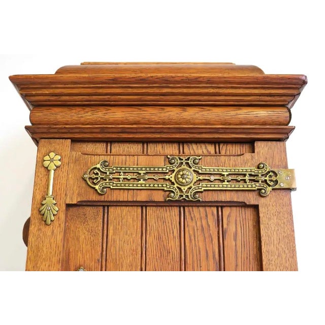 Antique Arts and Crafts European Small Wall Cabinet in Oak and Brass, 1900s For Sale - Image 4 of 16