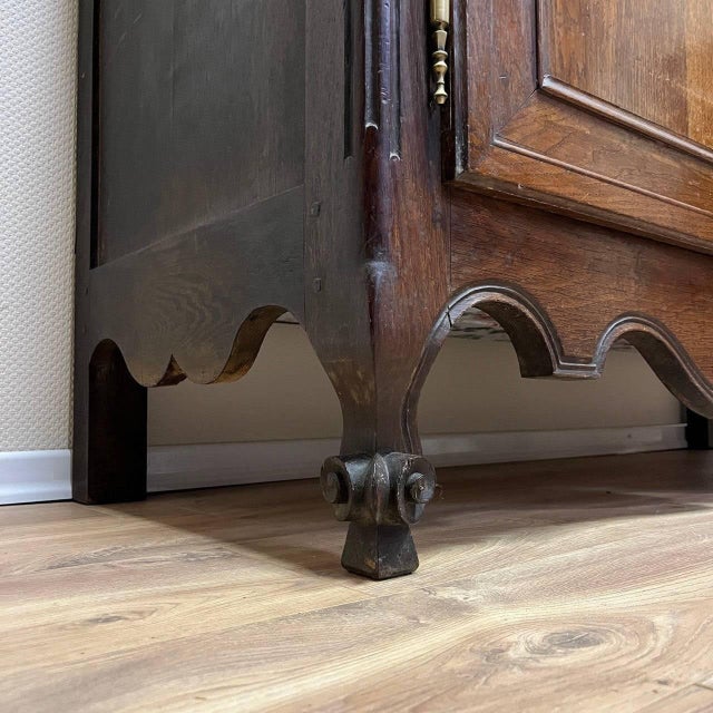 Wood Antique Buffet in Chestnut, 1750s For Sale - Image 7 of 16