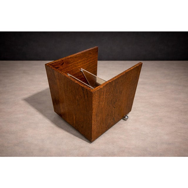 Magazine Rack With Wheels, Unknown, 1970s For Sale In New York - Image 6 of 12