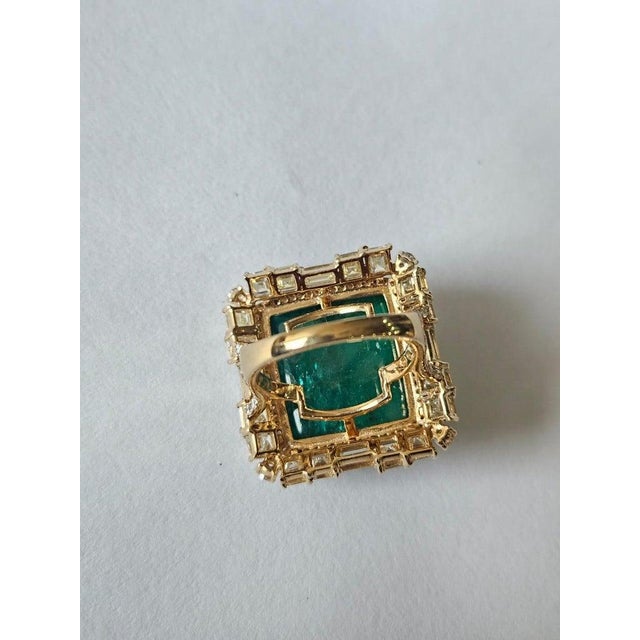 Metal 24.87 Carats, Natural Zambian Emerald Sugarloaf & Yellow Diamonds Cocktail Ring, Us Size 6.5 For Sale - Image 7 of 11