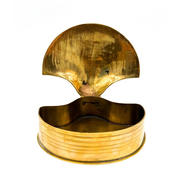 Hollywood Regency Vintage Brass Scallop Shell Hinged Box — Coastal / Hollywood Regency / Nautical For Sale - Image 3 of 11