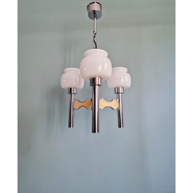 1970s Space Age Chandelier in Chromed Metal and White Opaline Glass by G. Sciolari for Boulanger, 1970s For Sale - Image 5 of 15